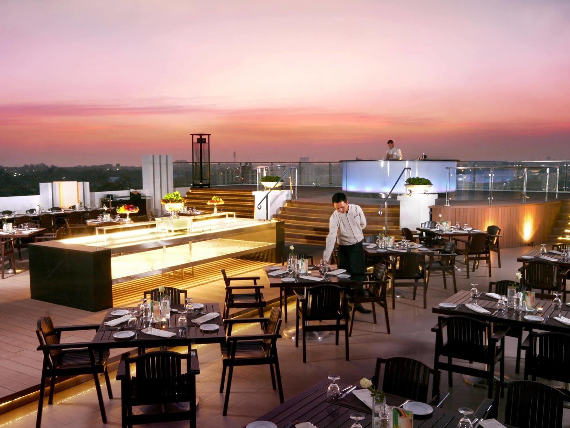 Kameo Grand Hotel & Serviced Apartment, Rayong Exterior foto