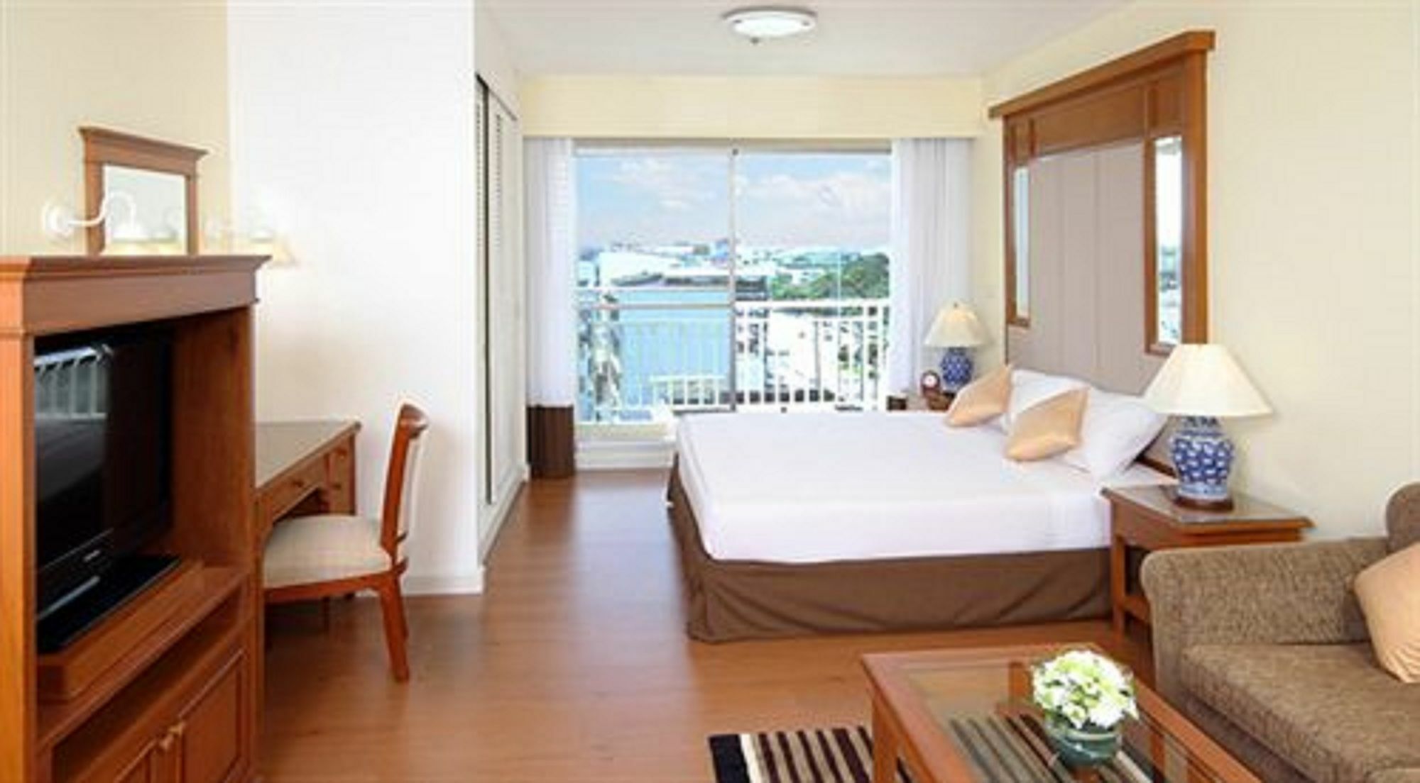 Kameo Grand Hotel & Serviced Apartment, Rayong Exterior foto