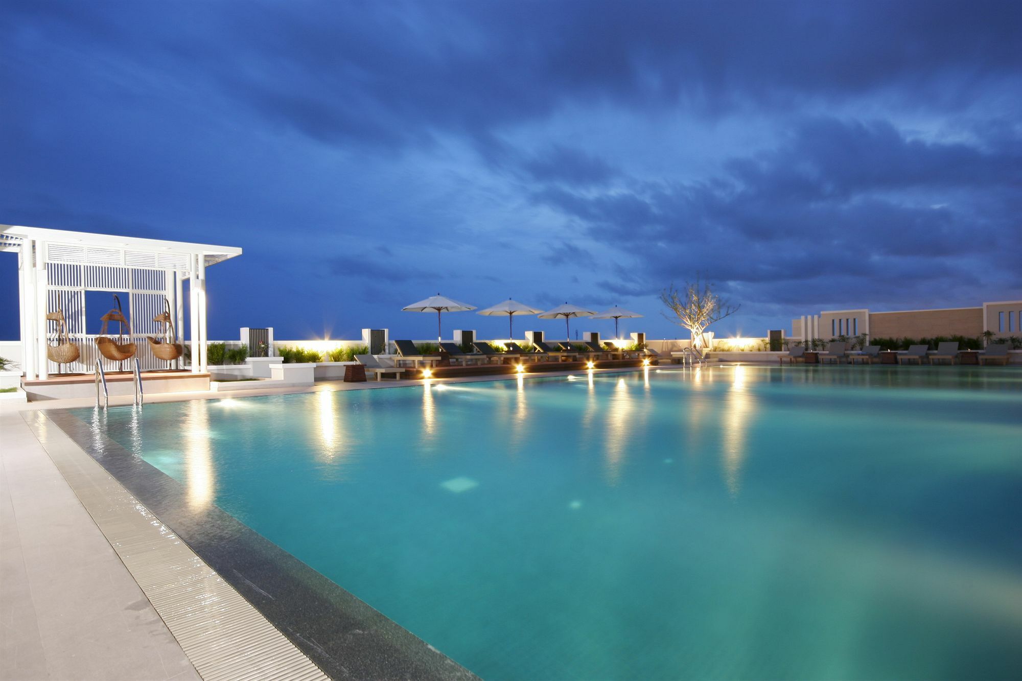 Kameo Grand Hotel & Serviced Apartment, Rayong Exterior foto