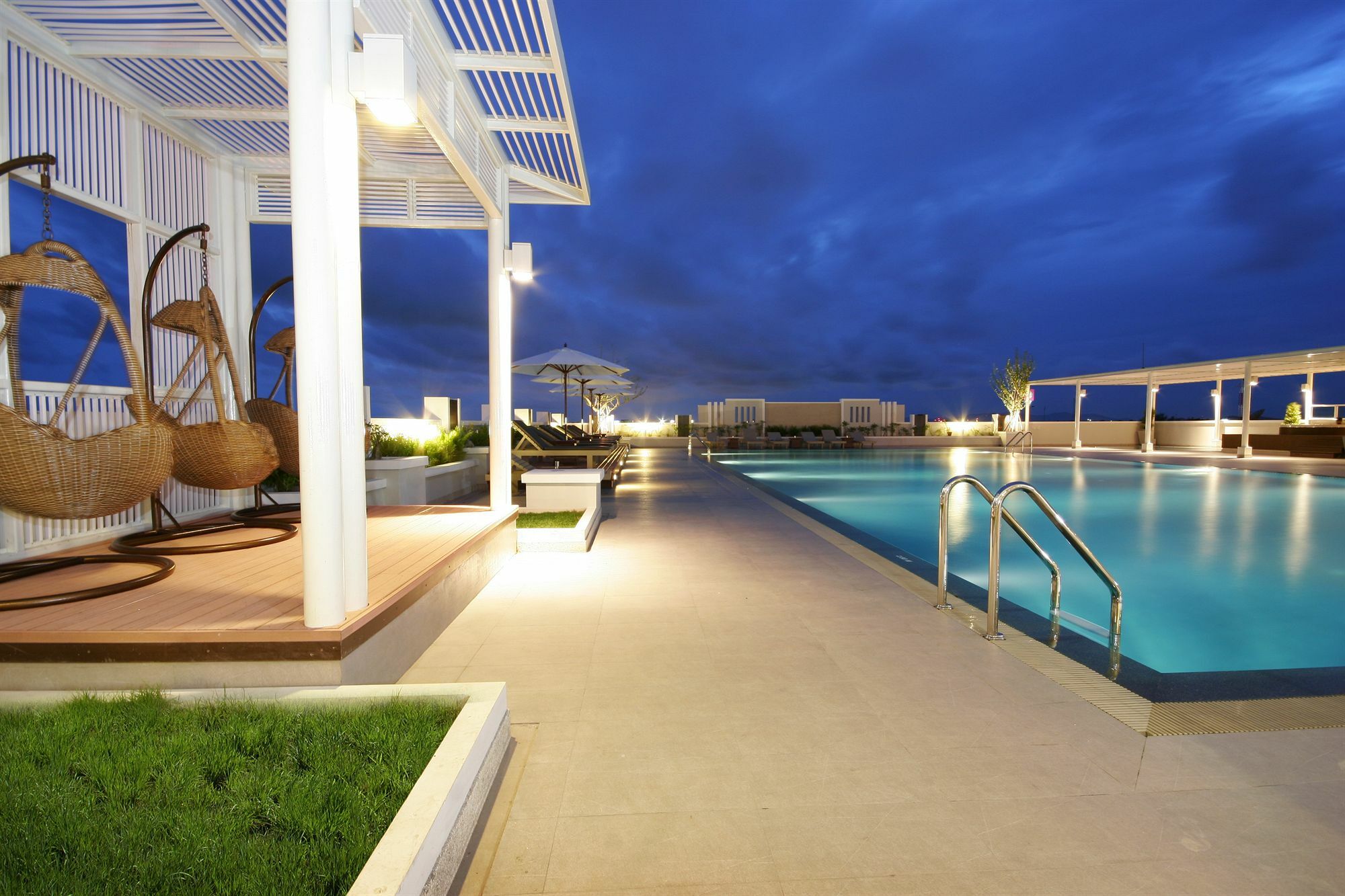 Kameo Grand Hotel & Serviced Apartment, Rayong Exterior foto